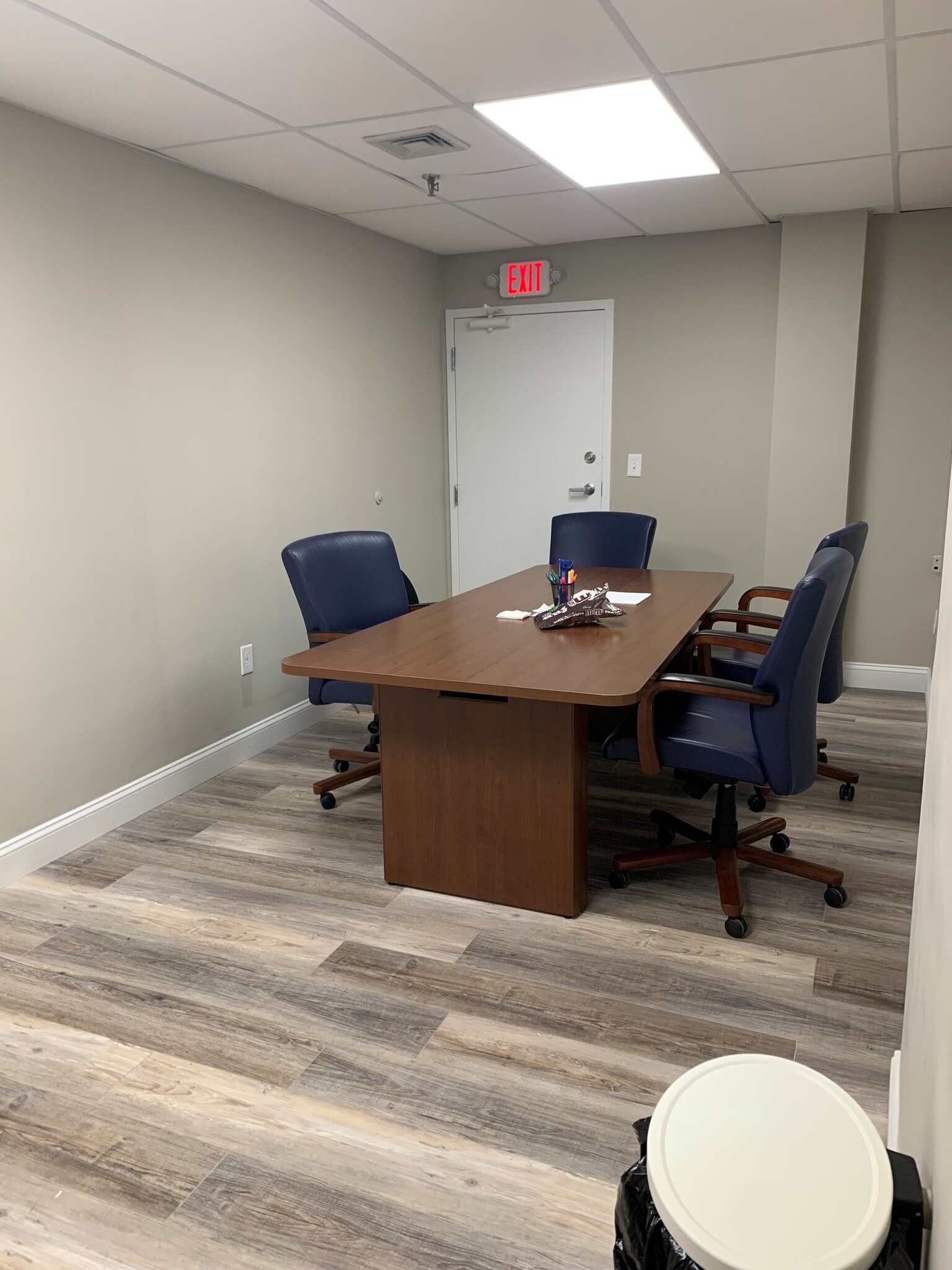300 Toll Gate Rd, Warwick, RI for lease Interior Photo- Image 1 of 8