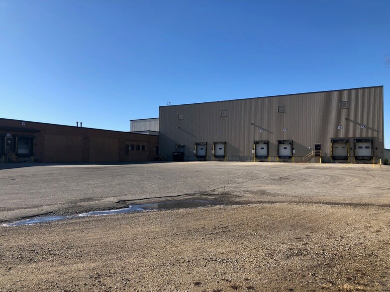 411 S 1st Ave, Albert Lea, MN for lease - Building Photo - Image 3 of 9