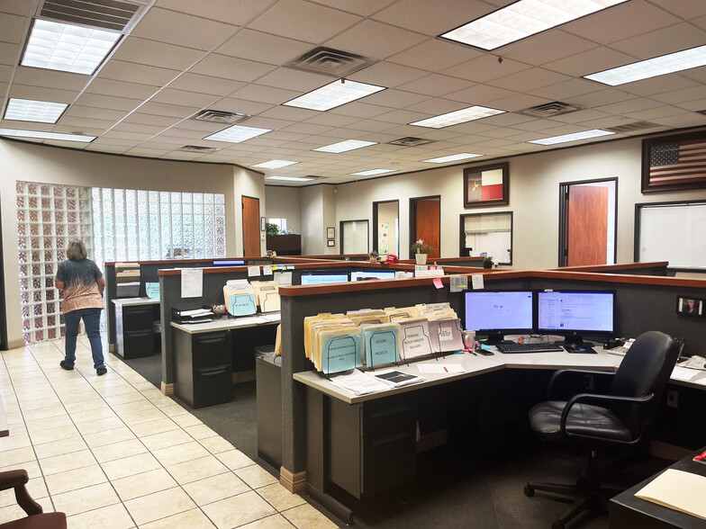 4402 Theiss Rd, Humble, TX for lease - Building Photo - Image 3 of 6