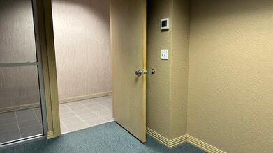 N922 & N926 Tower View Dr, Greenville, WI for lease Interior Photo- Image 2 of 7