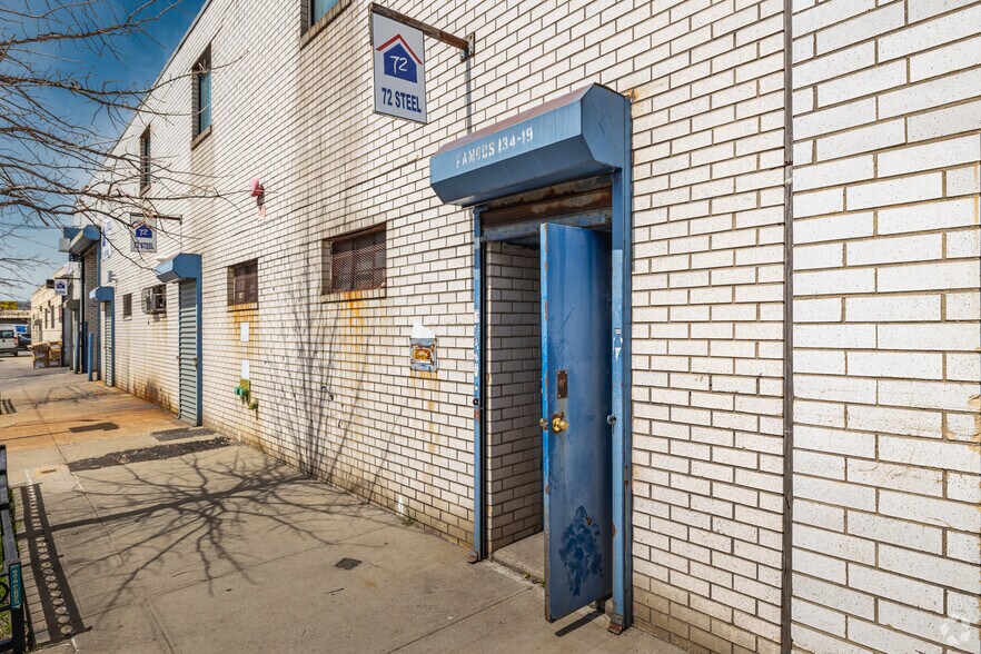 134-19 33rd Ave, Flushing, NY for sale - Building Photo - Image 3 of 16