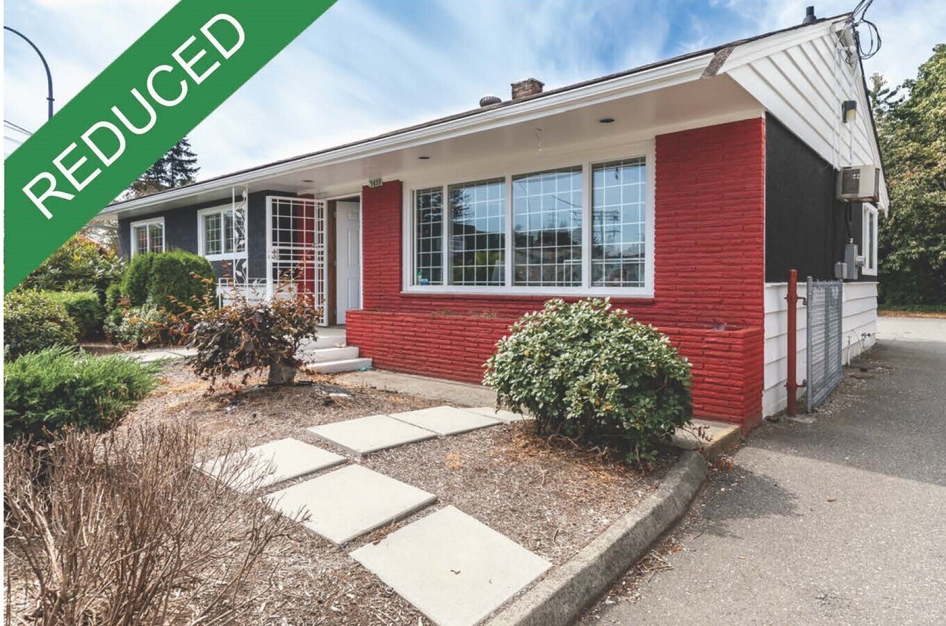 2421 Clearbrook Rd, Abbotsford, BC V2T 2X9