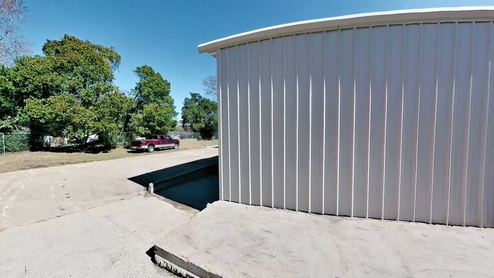 401 Industrial Park Ln, Willis, TX for sale - Commercial Listing Video - Image 3 of 25