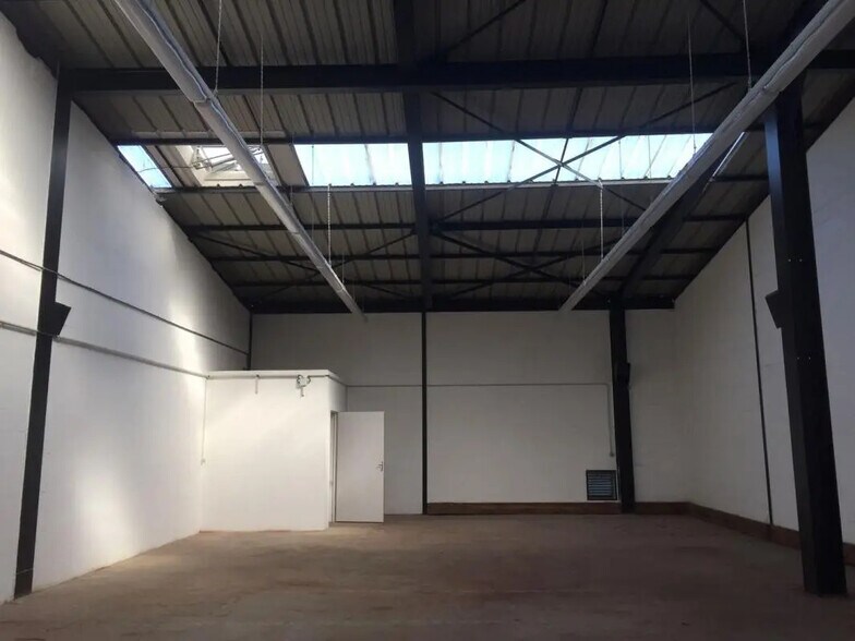 Industrial in Bezons for lease - Interior Photo - Image 1 of 4