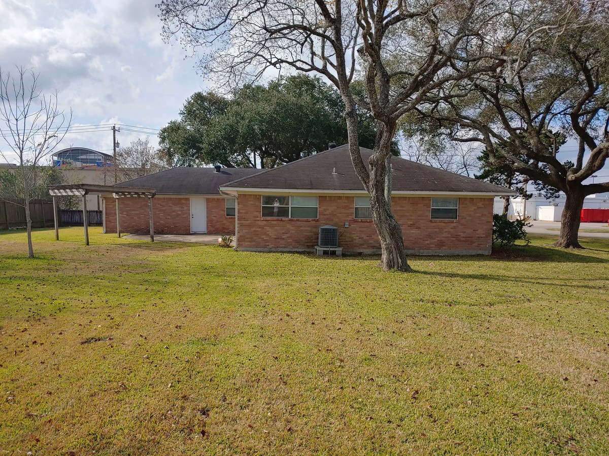 1411 W Main St, League City, TX 77573 | LoopNet