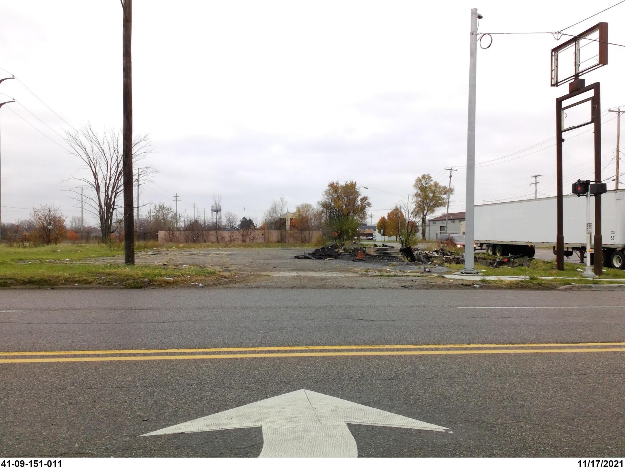 S Dort Hwy Robert T Longway Blvd, Flint, MI 48506 Dort Hwy / Robert T Longway Blvd