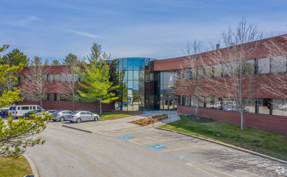 65 Boston Post Rd W, Marlborough, MA for lease - Building Photo - Image 1 of 8