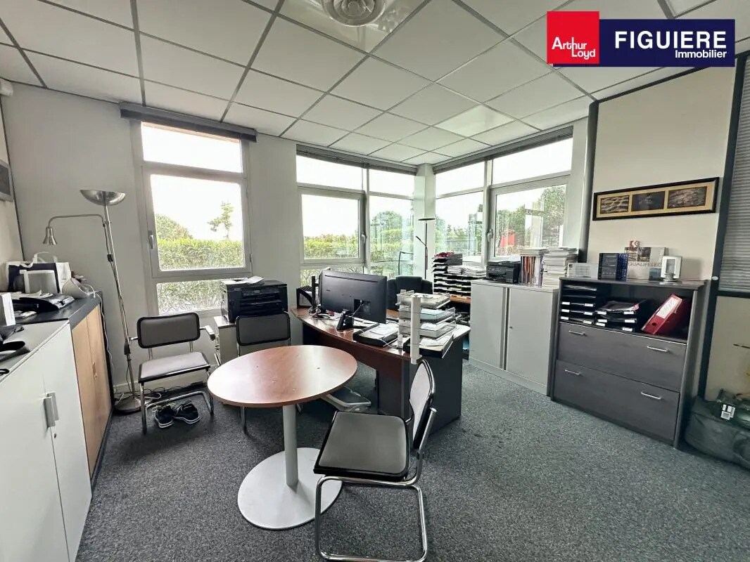 Office in Aix-en-Provence for lease Interior Photo- Image 1 of 10