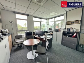 Office in Aix-en-Provence for lease Interior Photo- Image 1 of 10