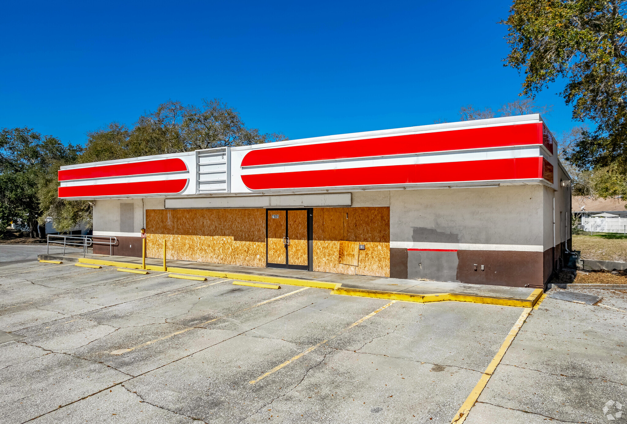 7101 54th Ave N, Saint Petersburg, FL for sale Primary Photo- Image 1 of 6