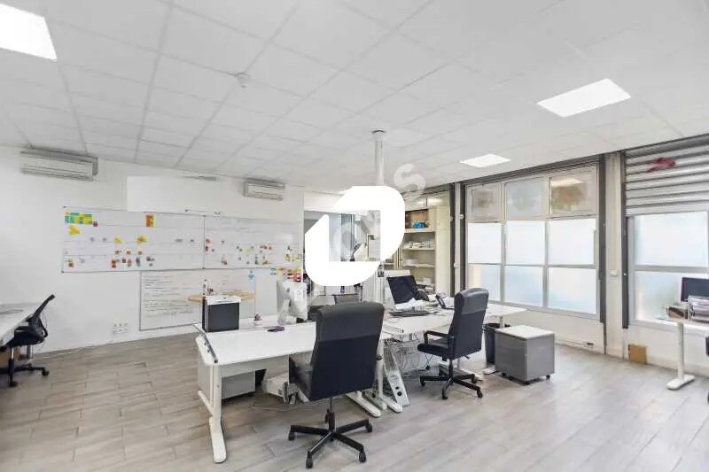 Flex in Montreuil for sale - Interior Photo - Image 3 of 12