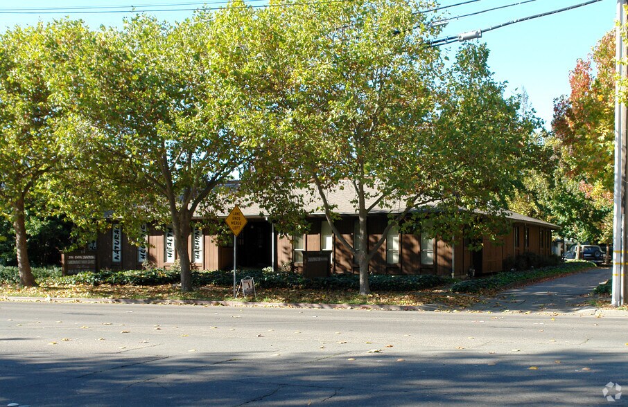 315 E Cotati Ave, Cotati, CA for lease - Building Photo - Image 2 of 3