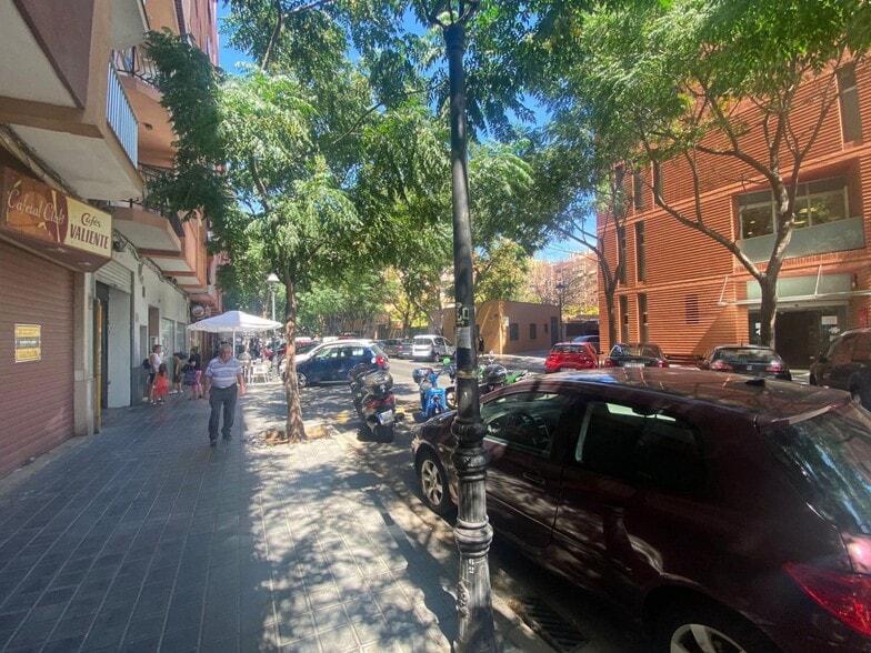 Retail in València, Valencia for sale - Building Photo - Image 1 of 10