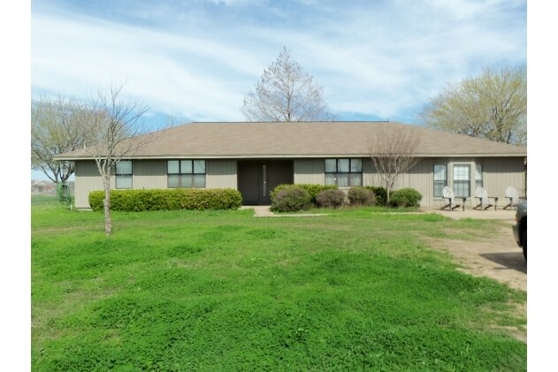 1601 Windy Hill Rd, Kyle, TX for sale - Primary Photo - Image 1 of 1