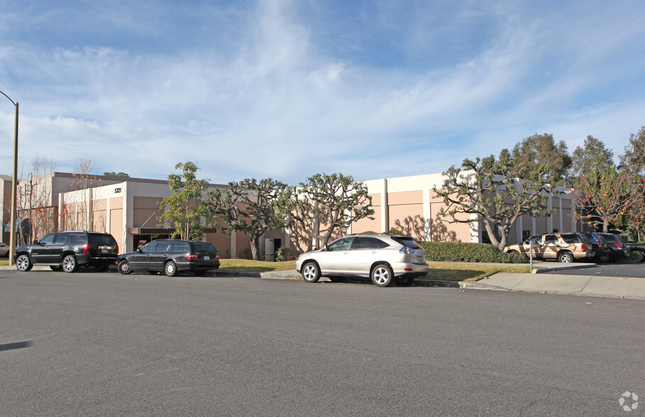 5347-5351 Sterling Center Dr, Westlake Village, CA for lease - Building Photo - Image 1 of 22