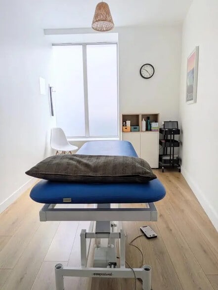 Flex in Nantes for sale - Interior Photo - Image 2 of 5