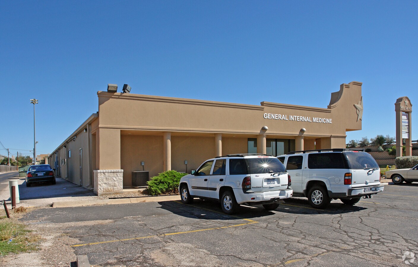 902 W Loop 250 N, Midland, TX 79705