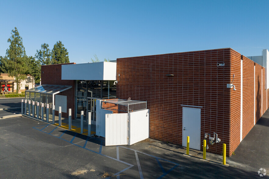 170 E Base Line Rd, Rialto, CA for lease - Building Photo - Image 3 of 7