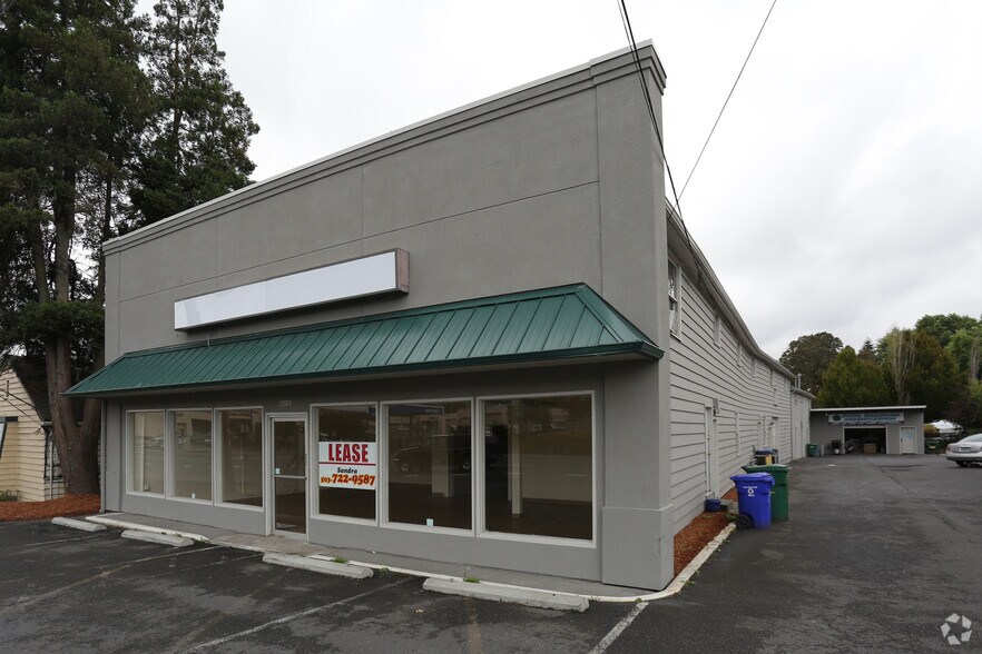 1570515707 SE McLoughlin Blvd, Portland, OR, 97267 Retail Space For