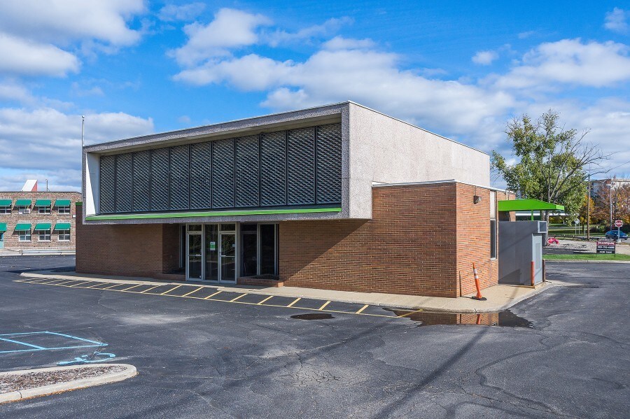 1101 Robert T Longway Blvd, Flint, MI for sale Building Photo- Image 1 of 1