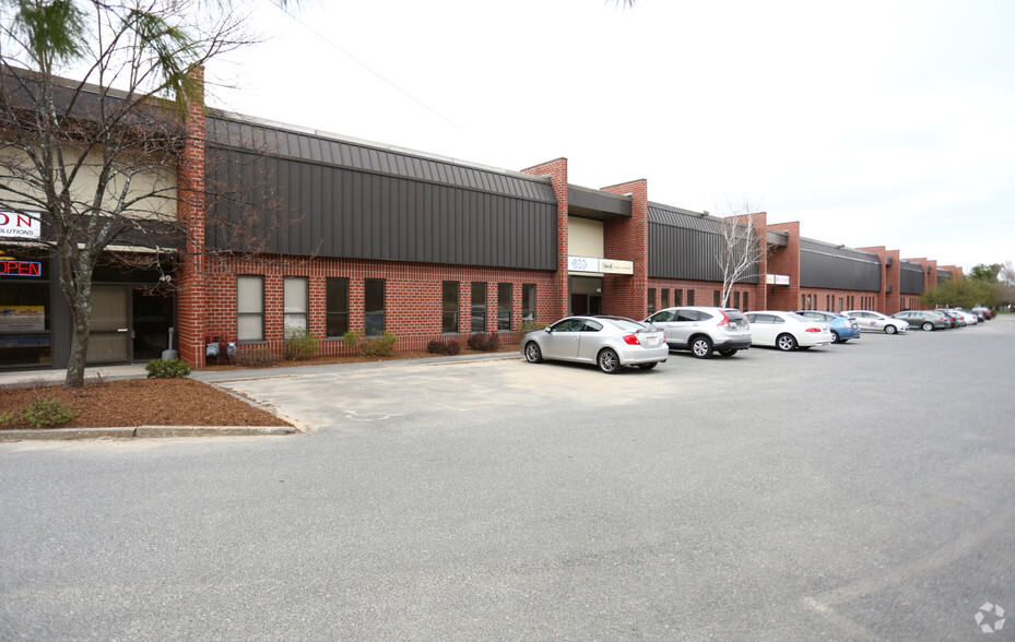 31-51 Loring Dr, Framingham, MA for lease - Primary Photo - Image 1 of 6