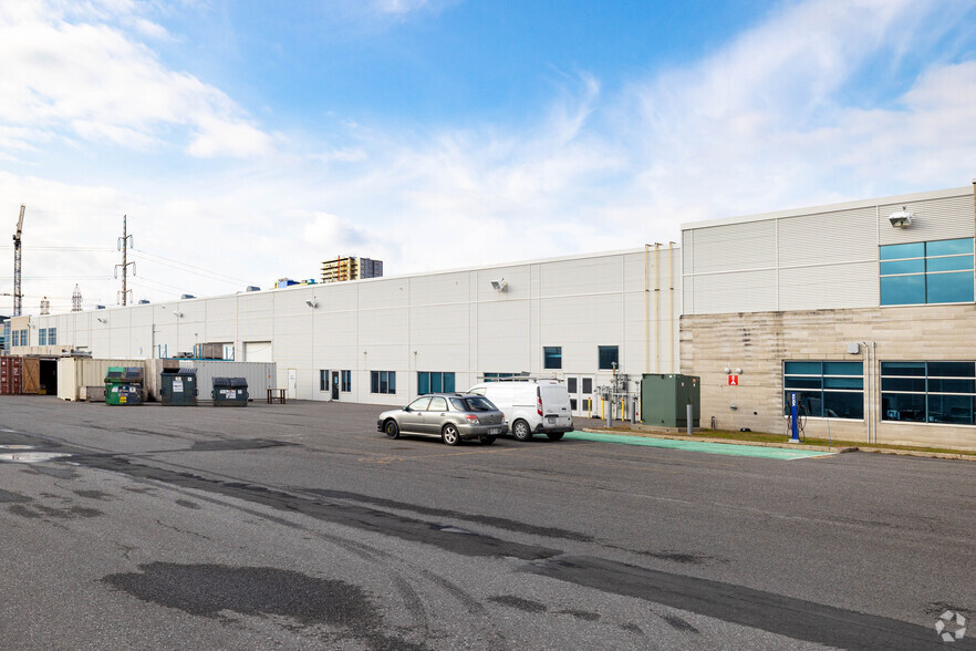 9935-9955 Rue de Châteauneuf, Brossard, QC for lease - Building Photo - Image 3 of 5