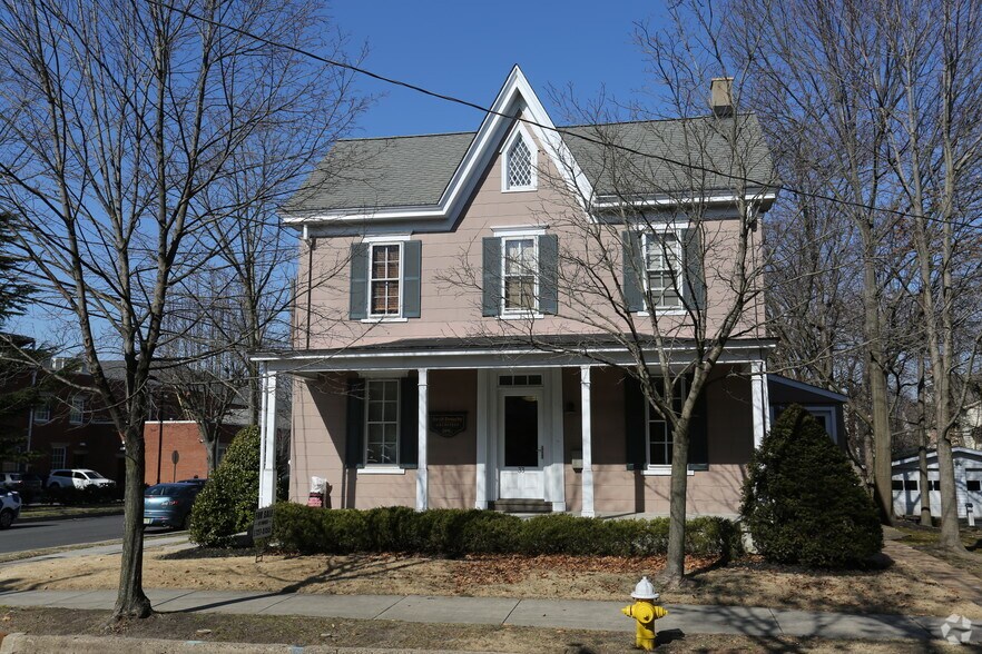 33 W 2nd St, Moorestown, NJ for sale - Primary Photo - Image 1 of 1