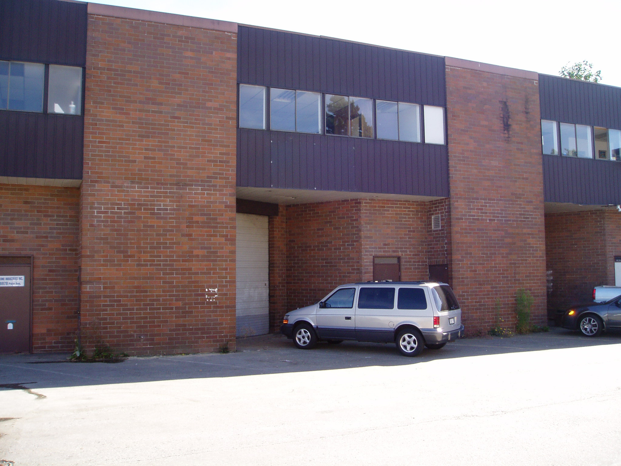 6928 Palm Ave, Burnaby, BC for lease Building Photo- Image 1 of 12