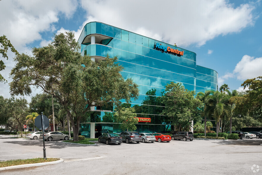 6400 N Andrews Ave, Fort Lauderdale, FL for lease - Primary Photo - Image 1 of 7