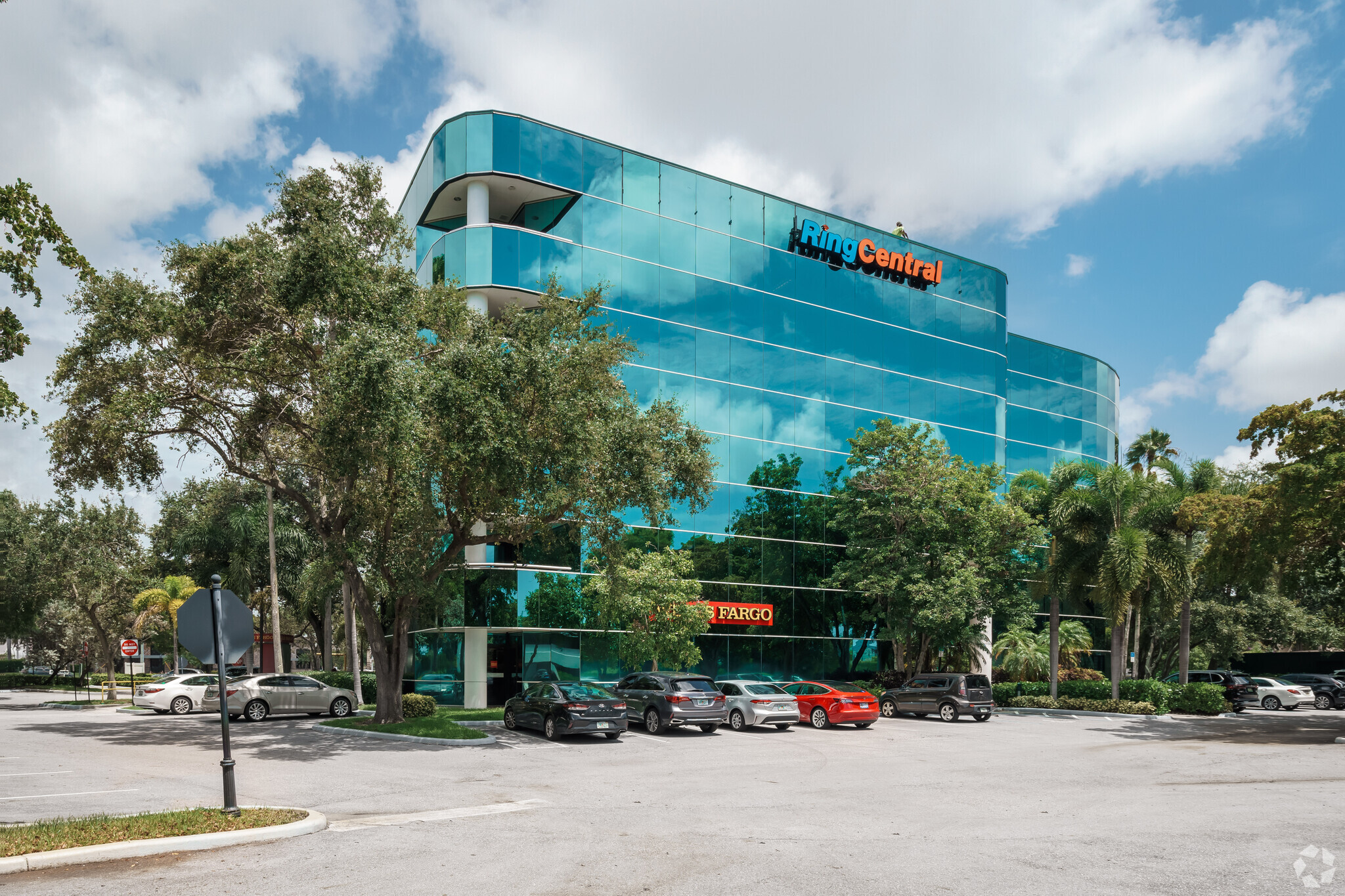 6400 N Andrews Ave, Fort Lauderdale, FL for lease Primary Photo- Image 1 of 8