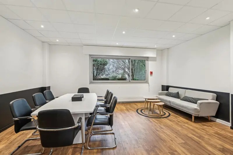Location Bureaux 150 m² - Photo 1