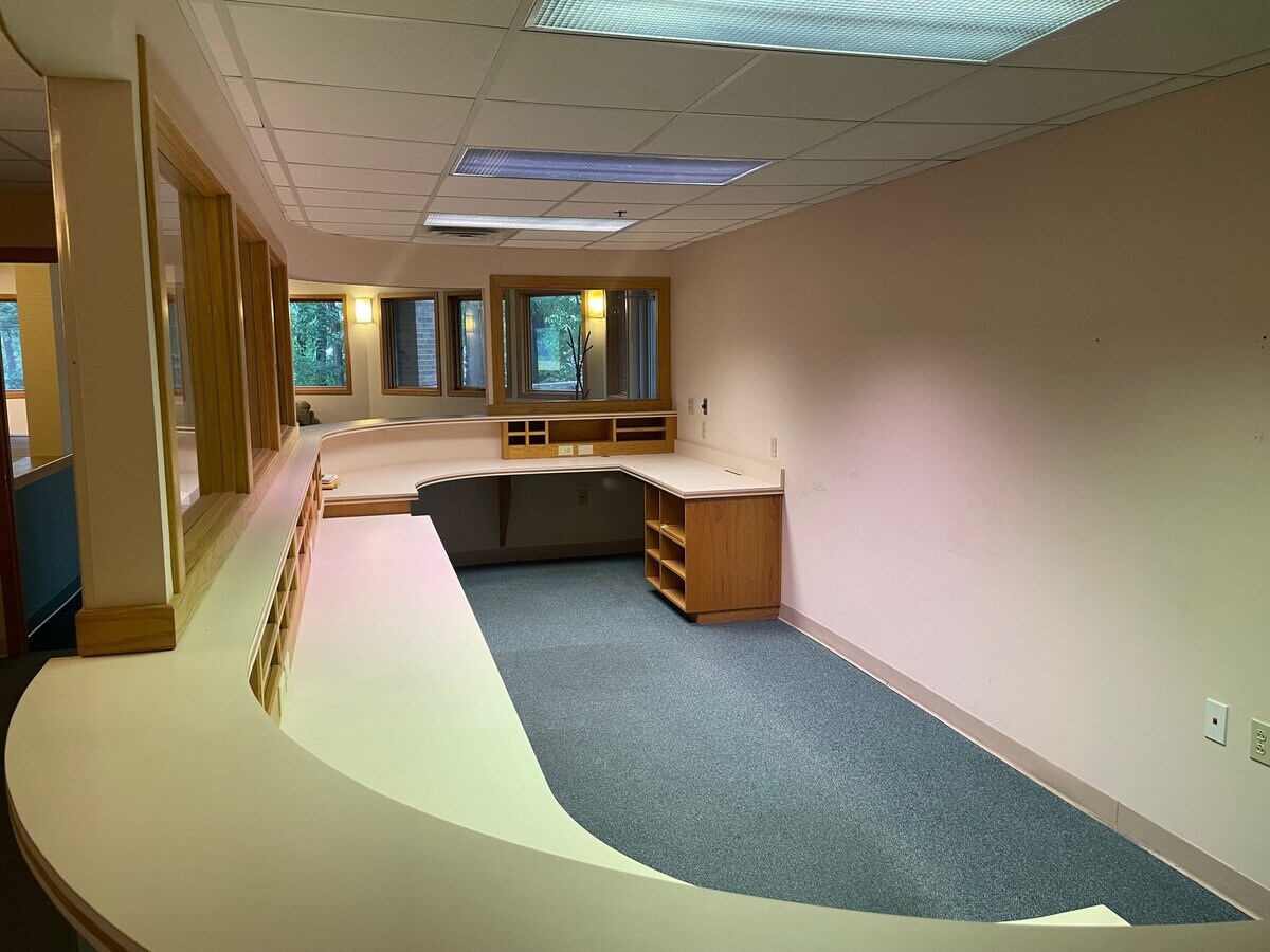 7864 Moorsbridge Rd, Portage, MI 49024