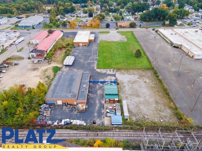 330 N Meridian Rd, Youngstown, OH for lease - Building Photo - Image 3 of 7