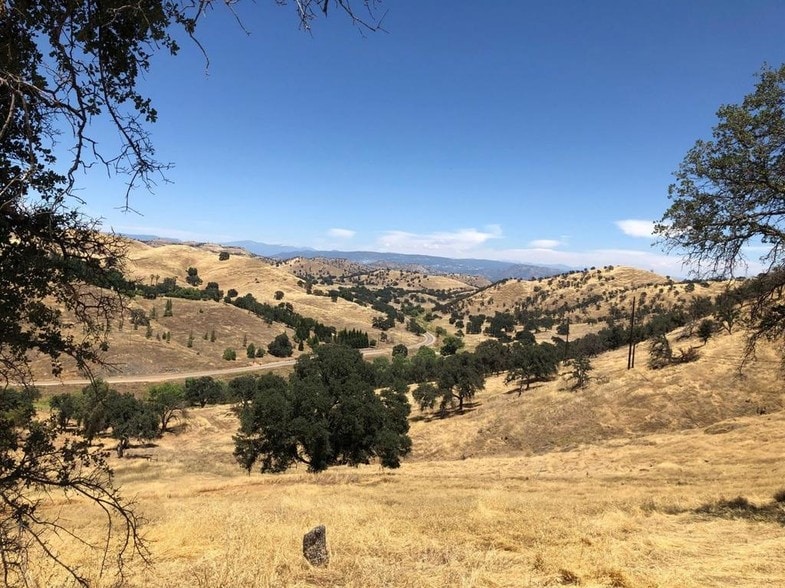 16246 Auberry Rd, Clovis, CA for sale - Primary Photo - Image 1 of 1