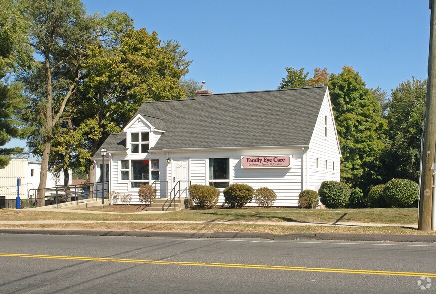 780 King St, Bristol, CT 06010