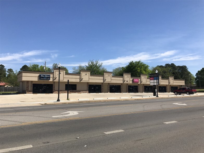 701-713 E 2nd St, Sheffield, AL for sale - Building Photo - Image 1 of 1