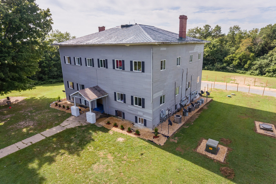 24190 Sparta Rd, Milford, VA for sale - Building Photo - Image 1 of 1