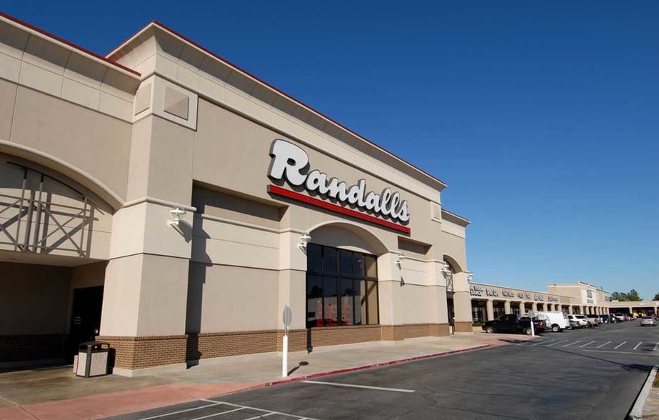 7031-7099 Highway 6 N, Houston, TX for lease - Building Photo - Image 3 of 12