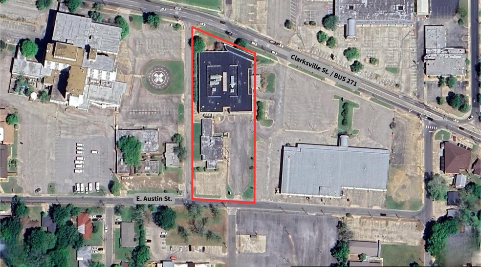 1000-1014 Clarksville & 1001 E. Austin portfolio of 2 properties for sale on LoopNet.com - Building Photo - Image 2 of 21