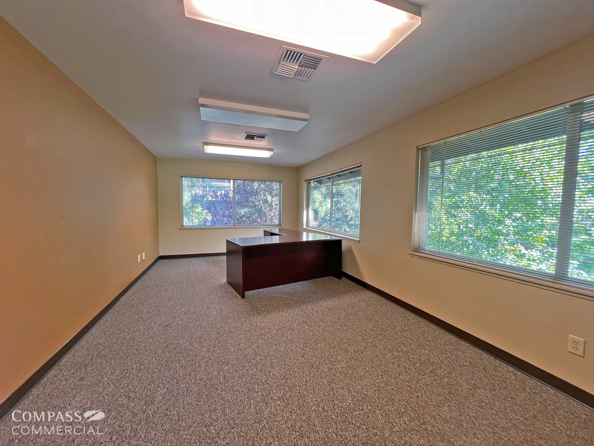 231 SW Scalehouse Loop, Bend, OR for lease Building Photo- Image 1 of 5