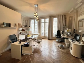 Office in Paris for lease Building Photo- Image 2 of 2