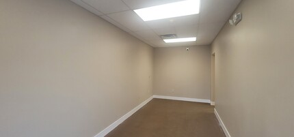 641 Gregg Ave, Reading, PA for lease Interior Photo- Image 2 of 14