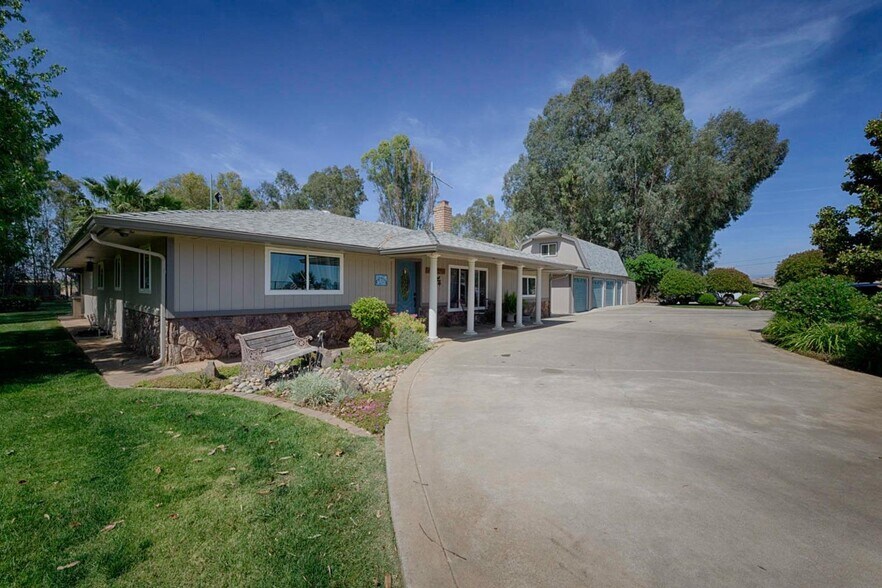 13616 E Bullard Ave, Clovis, CA for sale - Building Photo - Image 1 of 1