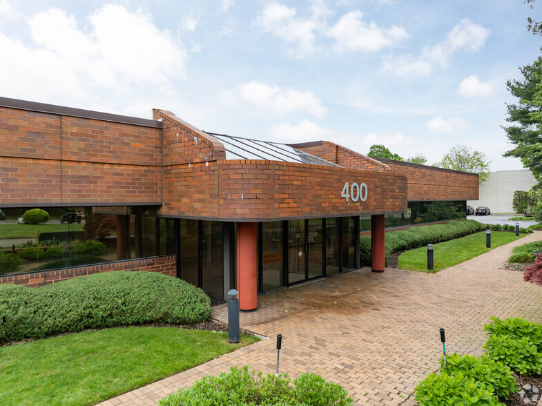 400 Wireless Blvd, Hauppauge, NY for lease - Building Photo - Image 1 of 10