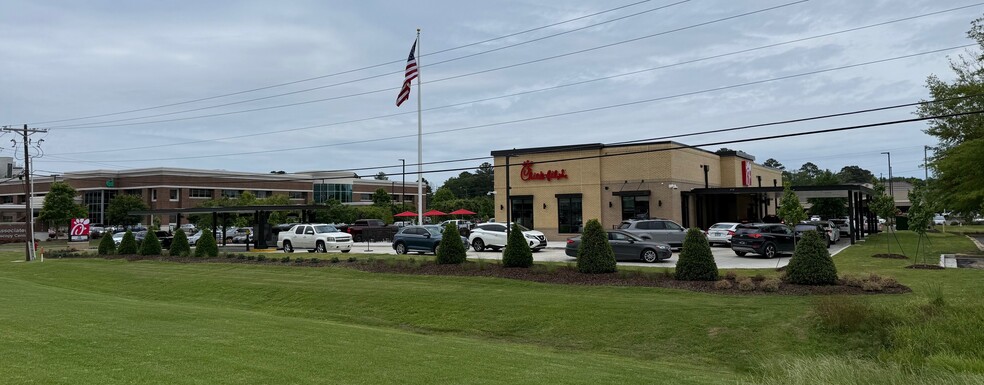 2520 Lakeland Dr, Flowood, MS for sale - Building Photo - Image 2 of 16