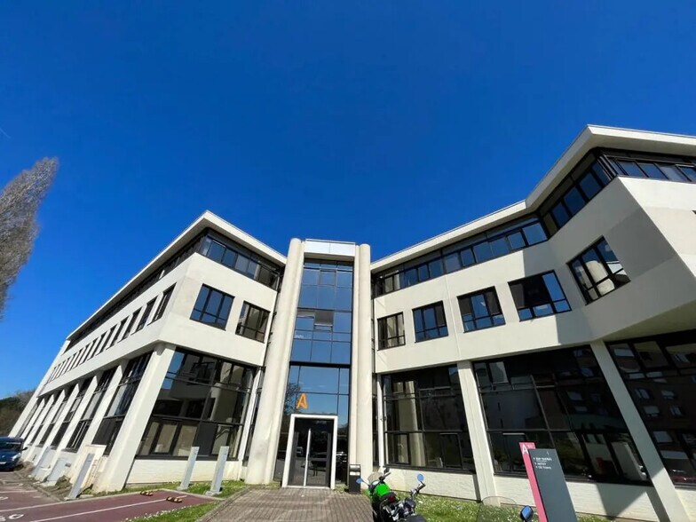 8 Boulevard Albert Einstein, Nantes for lease - Building Photo - Image 3 of 15
