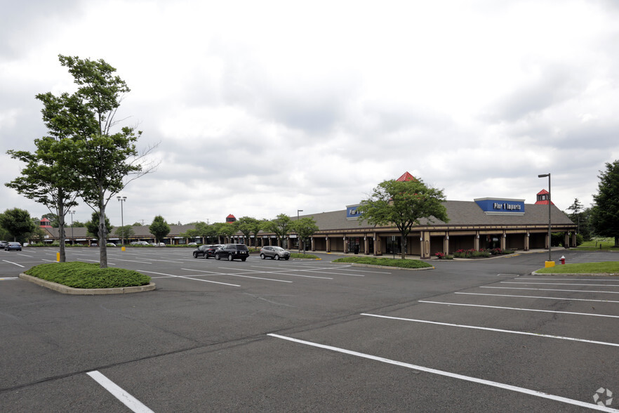 2801 S Eagle Rd, Newtown, PA for lease - Building Photo - Image 1 of 1