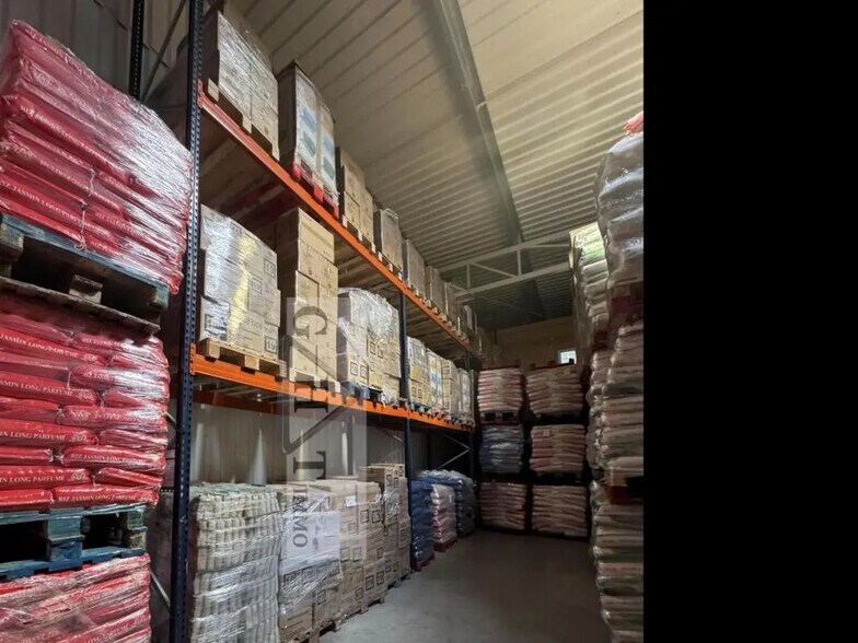 Industrial in Valenton for lease - Interior Photo - Image 3 of 5