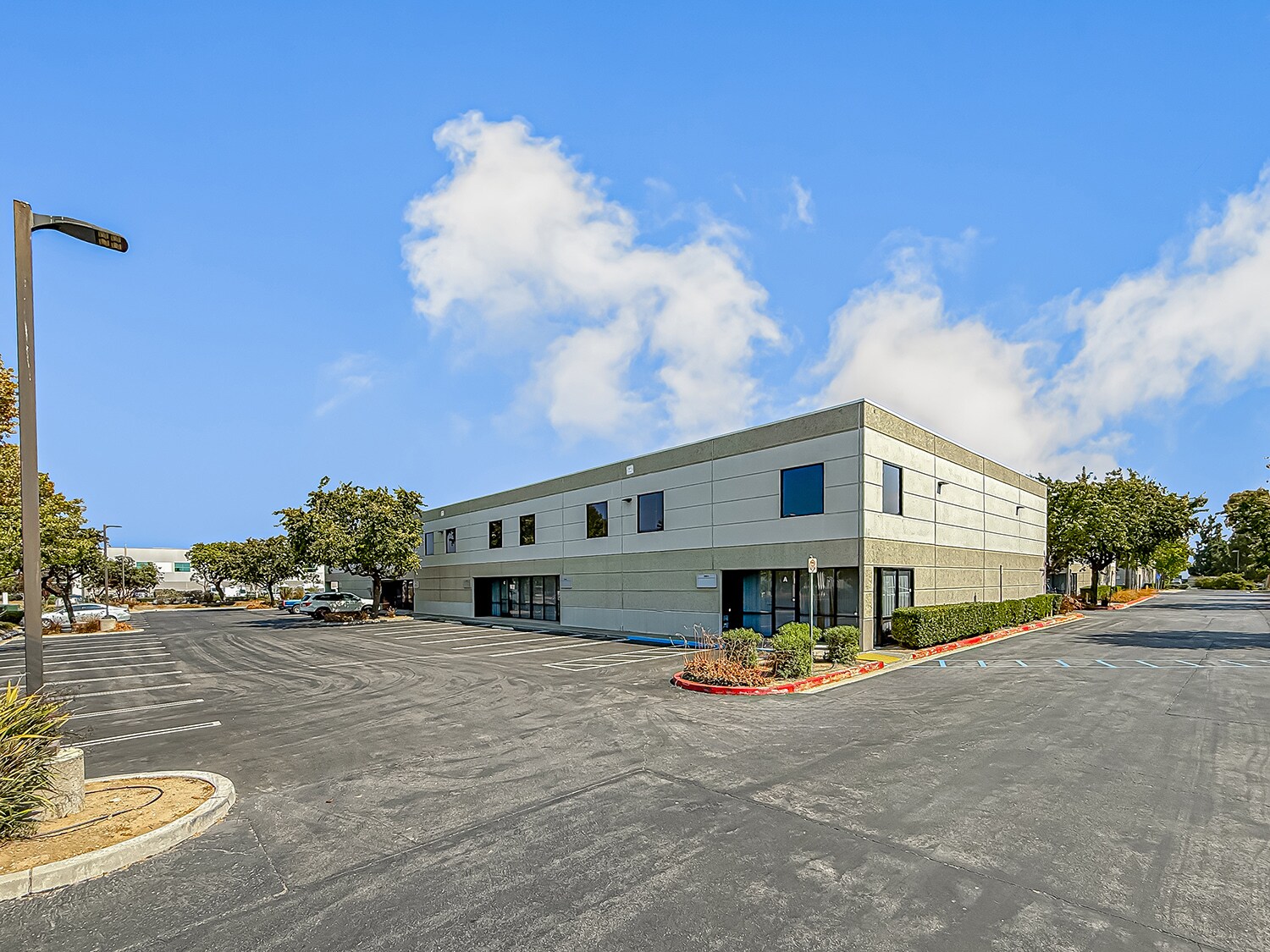 2360 E Sturgis Rd, Oxnard, CA for sale Building Photo- Image 1 of 18