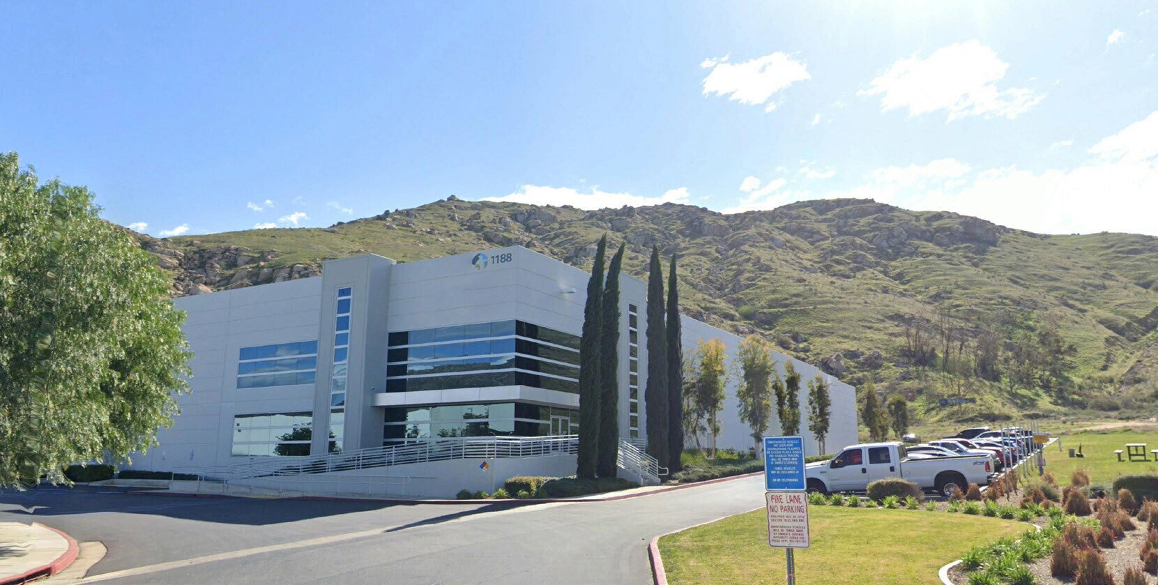 1188 Mount Vernon Ave, Riverside, CA for lease Building Photo- Image 1 of 3